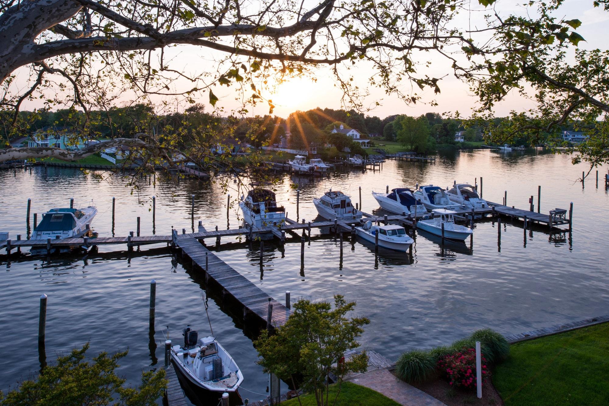 Anchored Inn At Hidden Harbor Deale Bagian luar foto